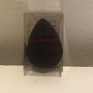 Illuminati Cosmetics Sponge